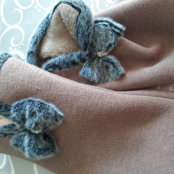 Gloves - Picture 3 of 4